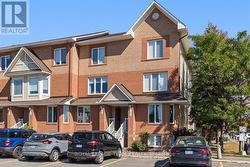 100 BONFIELD PRIVATE  Ottawa, ON K4A 5E4