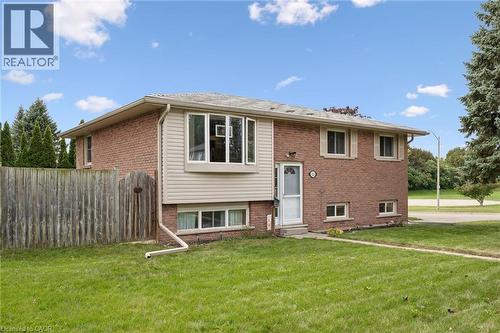 121 NATHANIEL Crescent  Kitchener, ON N2P 1L3