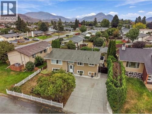 723 Moody Place  Kamloops, BC V2B 8B1