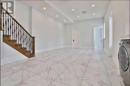 36 SUSSEX AVENUE , Richmond Hill, Ontario L4C 2E6 3