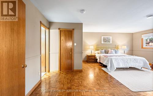 1896 Stoneybrook Court, Mississauga, ON 