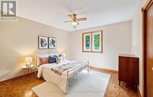 1896 Stoneybrook Court, Mississauga, ON 