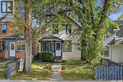 818 B AVENUE N  Saskatoon, SK S7L 1E7