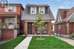 12 BRANSTONE ROAD  Toronto, ON M6E 4E4