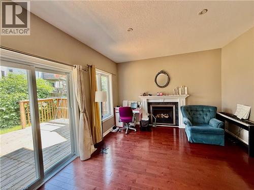 596 VIOLET Street , Waterloo, Ontario N2V 2V6 4
