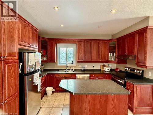 596 VIOLET Street , Waterloo, Ontario N2V 2V6 5