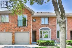 4635 REGENTS Terrace Unit# 2  Mississauga, ON L5R 1W8