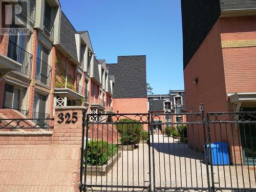 33 - 325 JARVIS STREET , Toronto, Ontario M5B 2C2 2