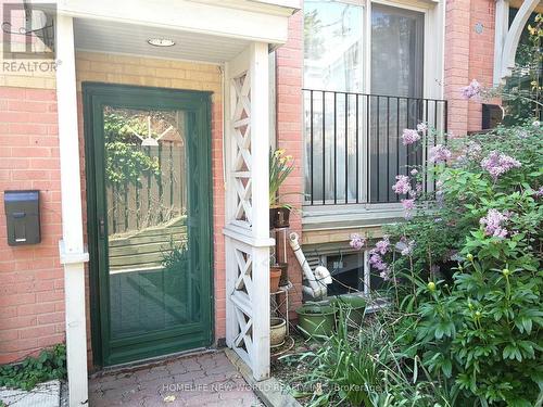33 - 325 JARVIS STREET , Toronto, Ontario M5B 2C2 5