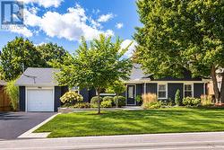 896 EAGLE DRIVE  Burlington, ON L7T 3A4