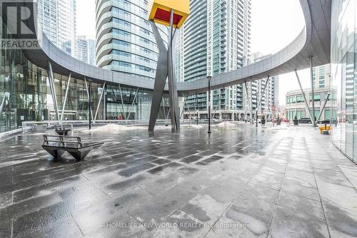 5709 - 14 YORK STREET , Toronto, Ontario M5J 0B1 3