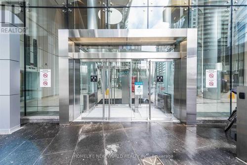 5709 - 14 YORK STREET , Toronto, Ontario M5J 0B1 4