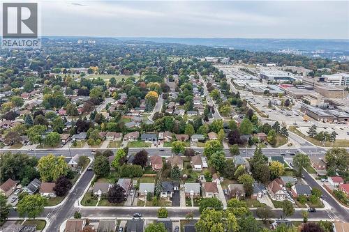 Residential area with mature trees and established streets - 50 West 4Th Street, Hamilton, ON 