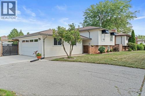 2402 St. Alphonse AVENUE  Tecumseh, ON N8N 2W9