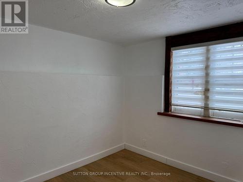 LOWER 2 - 233 ELLERSLIE AVENUE , Toronto, Ontario M2N 1Y3 4