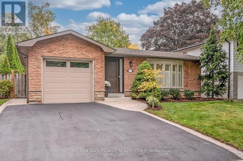173 ARICHAT ROAD  Oakville, ON L6J 5N5