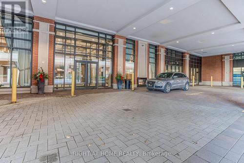 905 - 3091 DUFFERIN STREET , Toronto, Ontario M6A 0C4 2