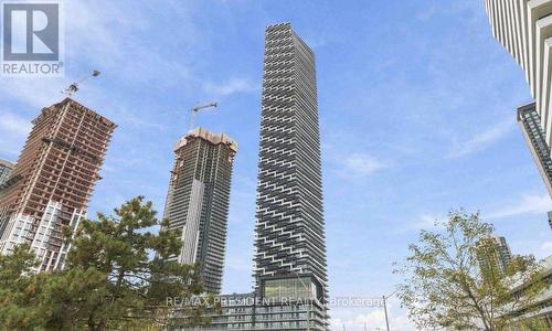 4310 - 448 BURNHAMTHORPE ROAD W  Mississauga, ON L5B 0R4