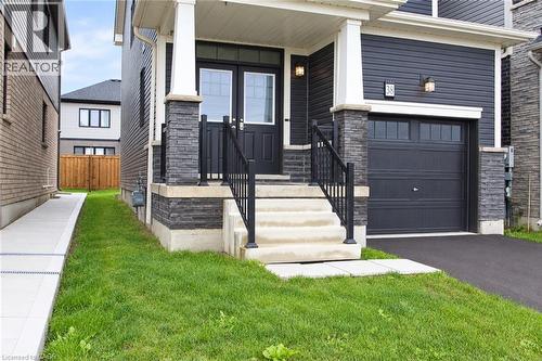 38 LILAC Circle , Caledonia, Ontario N3W 0H6 4