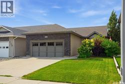 114 Senick CRESCENT  Saskatoon, SK S7T 0P1