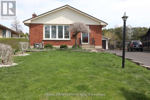 77 CULVER CRESCENT , London East, Ontario N5V 3G3 2
