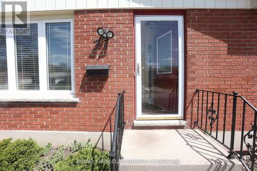 77 CULVER CRESCENT , London East, Ontario N5V 3G3 3