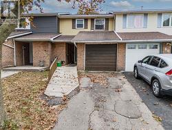 62 GLEDHILL CRESCENT  Hamilton, ON L9C 6H4