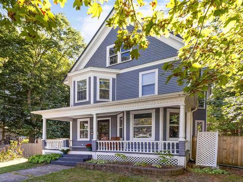 61 York Street  Bridgewater, NS B4V 1R1