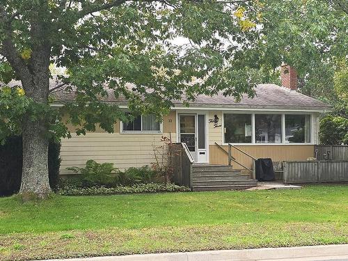33 Anderson Street  Dartmouth, NS B2W 2T7