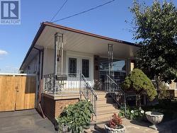 1257 ALEXANDRA AVENUE  Mississauga, ON L5E 2A7