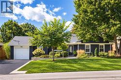 896 EAGLE Drive  Burlington, ON L7T 3A4
