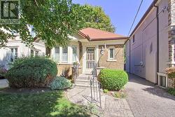 162 DONLEA DRIVE  Toronto, ON M4G 2M8
