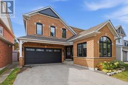 8 HOLLIMAN LANE  Ajax (South East), ON L1Z 1K6