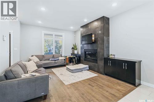 738 4Th Street E, Saskatoon, SK 
