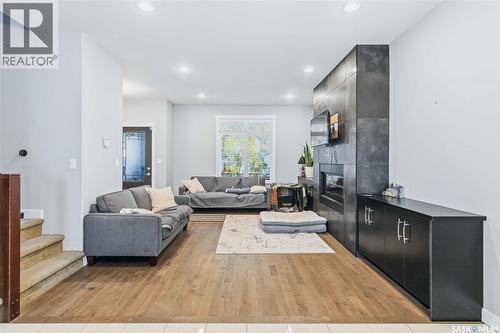 738 4Th Street E, Saskatoon, SK 