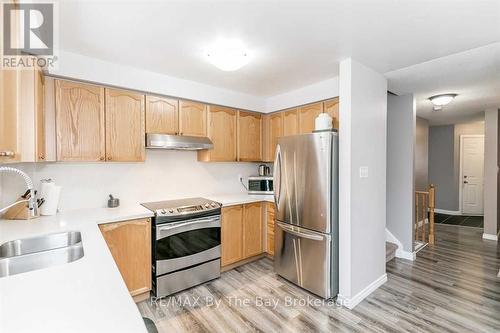 345 FERNDALE DRIVE S , Barrie (Ardagh), Ontario L4N 9Y6 5