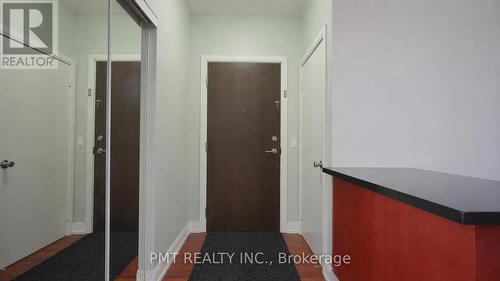 309 - 125 VILLAGE GREEN SQUARE , Toronto, Ontario M1S 0G3 2