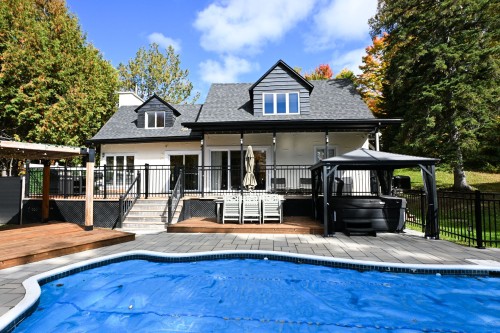 Back of Structure - 3755 Rue Rolland, Sainte-Adèle, QC 