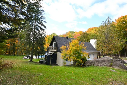 Back of Structure - 3755 Rue Rolland, Sainte-Adèle, QC 