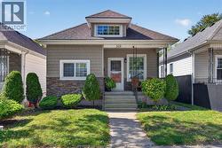 519 MCKAY Windsor, ON N9B 1Z7