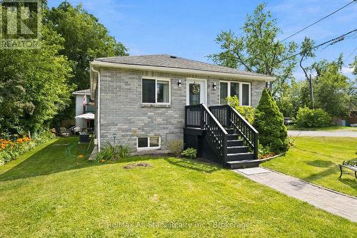 1 MAPLE GROVE STREET  Whitchurch-Stouffville, ON L4A 7X3