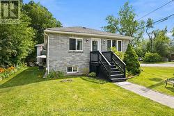 1 MAPLE GROVE STREET  Whitchurch-Stouffville, ON L4A 7X3
