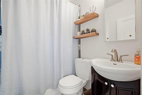 4 Pc Bath - 873 Goulding Street, Winnipeg, MB 