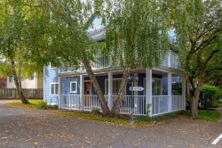 #1-649 Admirals Rd Esquimalt, BC V9A 2N6