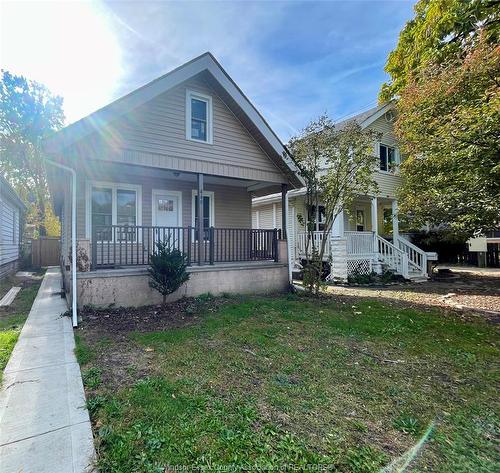 449 ELLIS Street WEST, Windsor, ON N8X 1B1 2