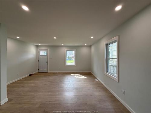 3847 MATCHETT Road , Windsor, ON N9C 2A3 5