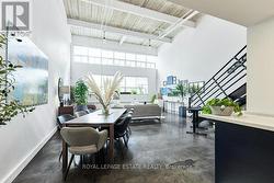217 - 1173 DUNDAS STREET E  Toronto, ON M4M 3P1