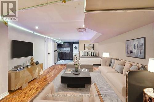 LOWER - 10 MURIEL AVENUE , Toronto, Ontario M4J 2X9 5
