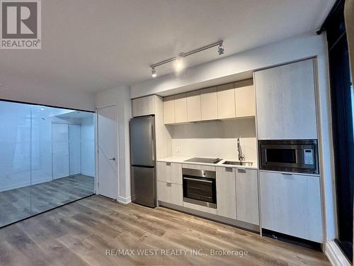 325 - 1 JARVIS STREET , Hamilton, Ontario L8R 0A8 5