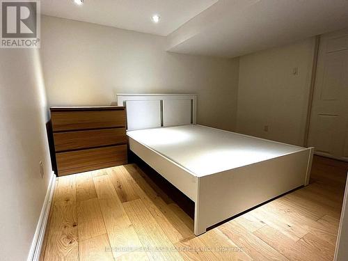 LOWER - 25 MANN AVENUE , Toronto, Ontario M4S 2Y2 3